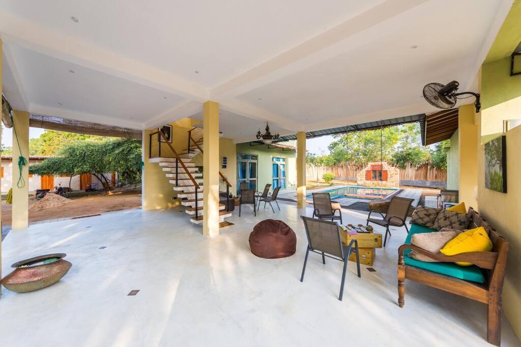 Forestville Yala Bagian luar foto